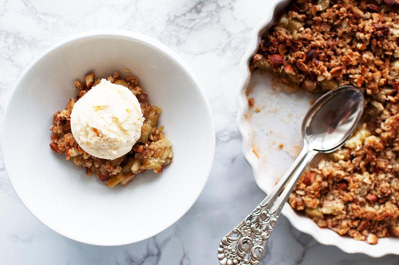 Rabarbrakake med crumble